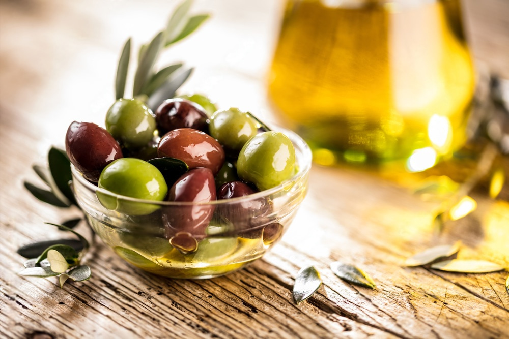 Premium Mixed Olives Selection - Kalamata, Castelvetrano, and Cerignola